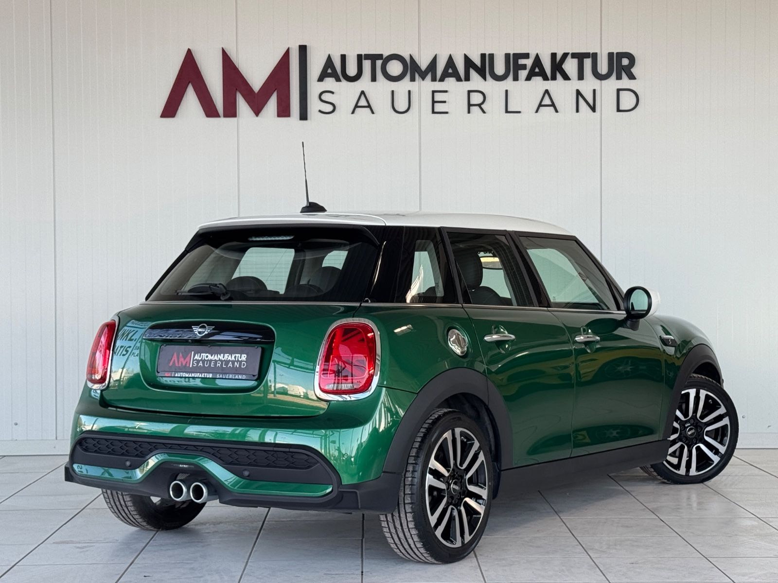 MINI Cooper S Classic - Samsaru's Car Outlet