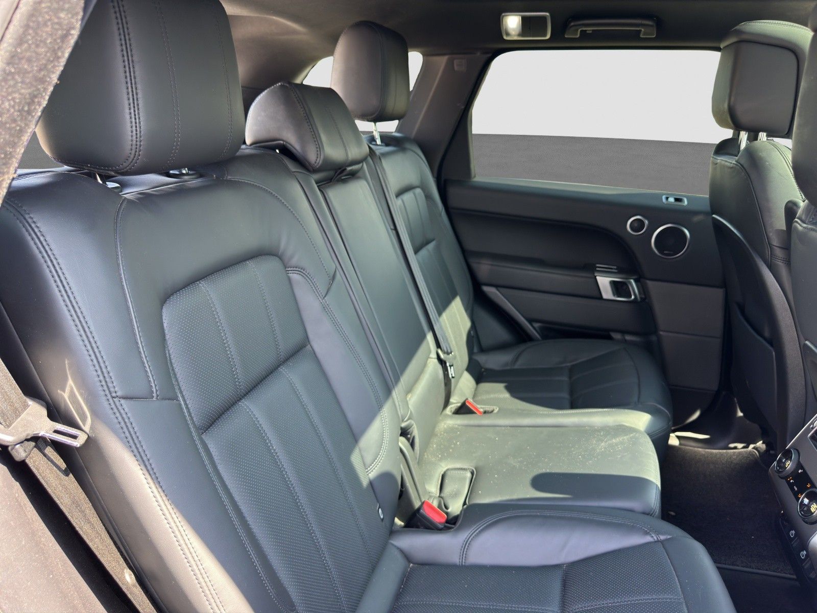 Range Rover Sport HSE D250 - Samsaru's Car Outlet