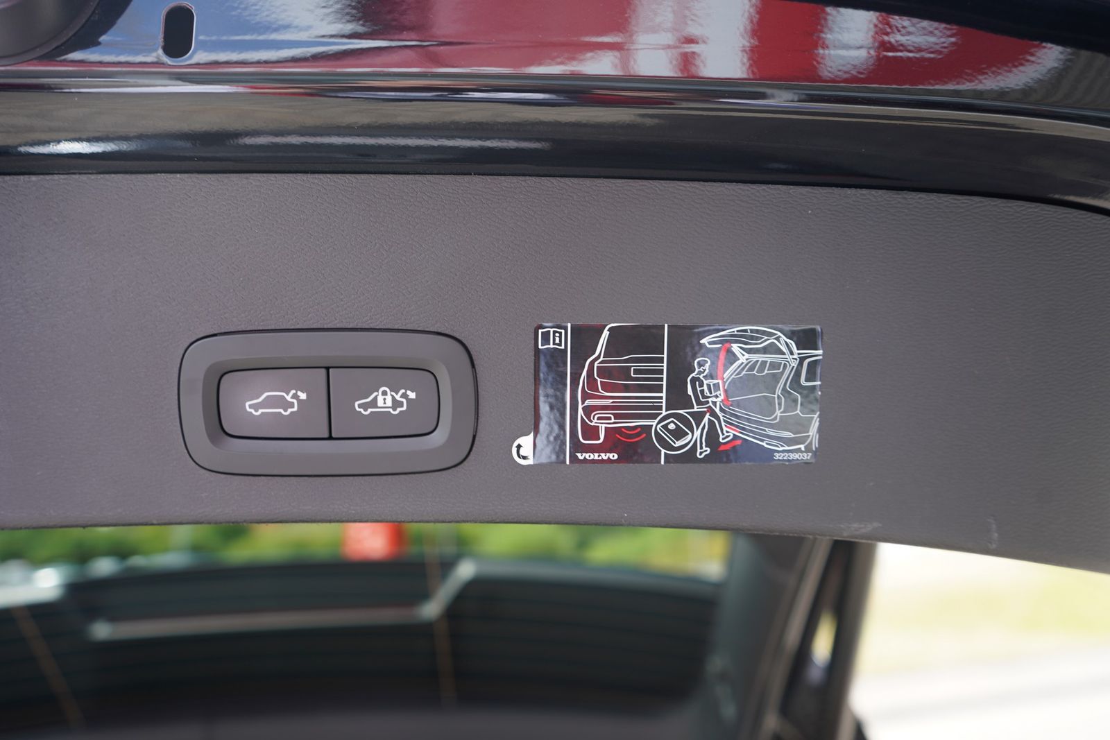 Volvo XC 40 T3 2WD Momentum Pro - Samsaru's Car Outlet