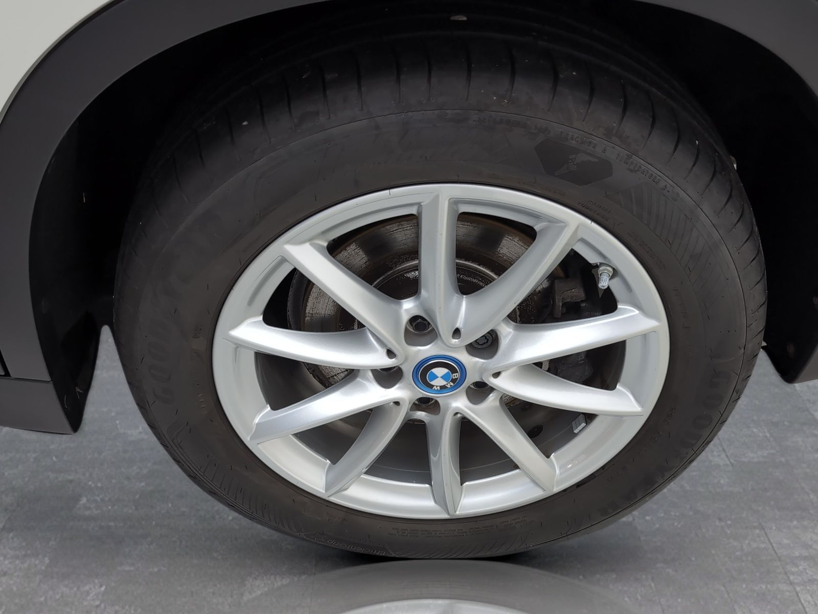 BMW X1 xDrive25e - Samsaru's Car Outlet