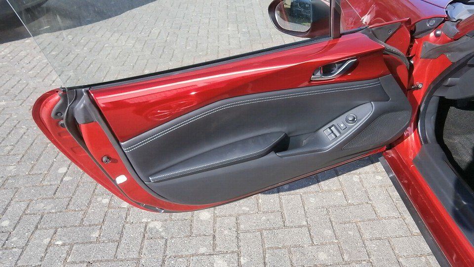 Mazda MX-5 1.5L SKYACTIV-G 132PS 6MT RWD EXKLUSIVE-LIN