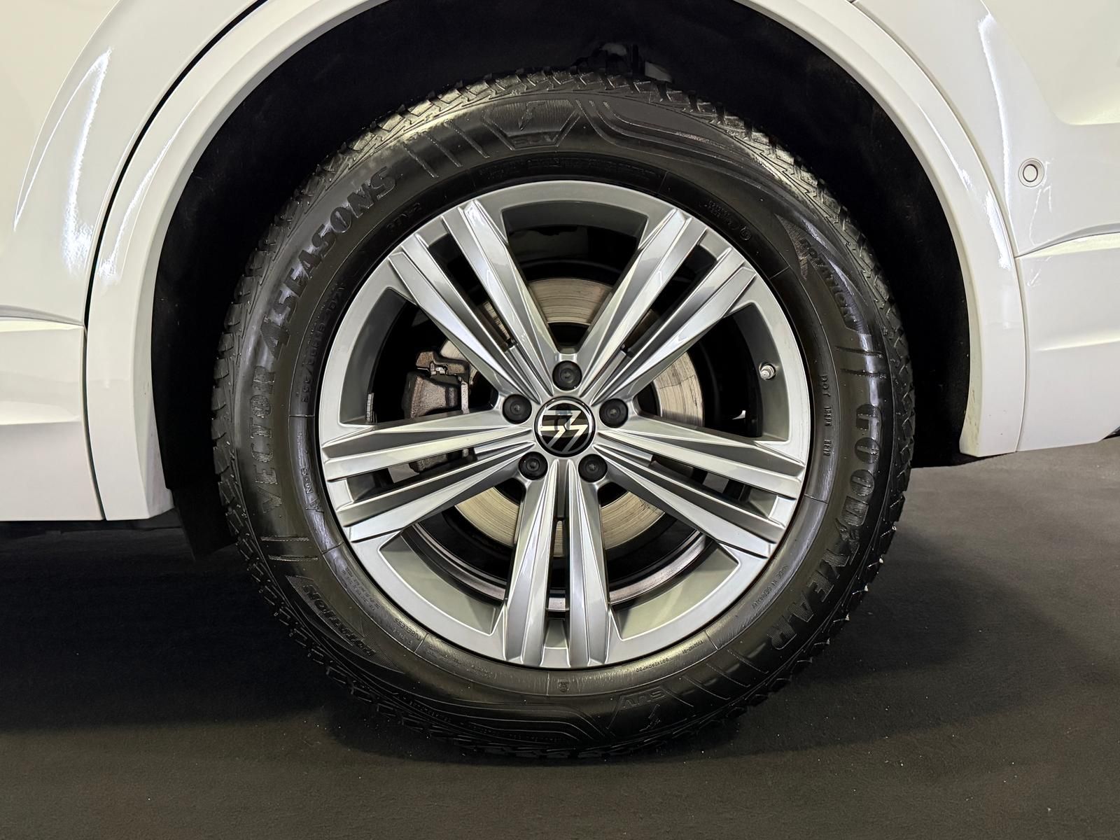 Volkswagen Touareg Elegance 4Motion - Samsaru's Car Outlet