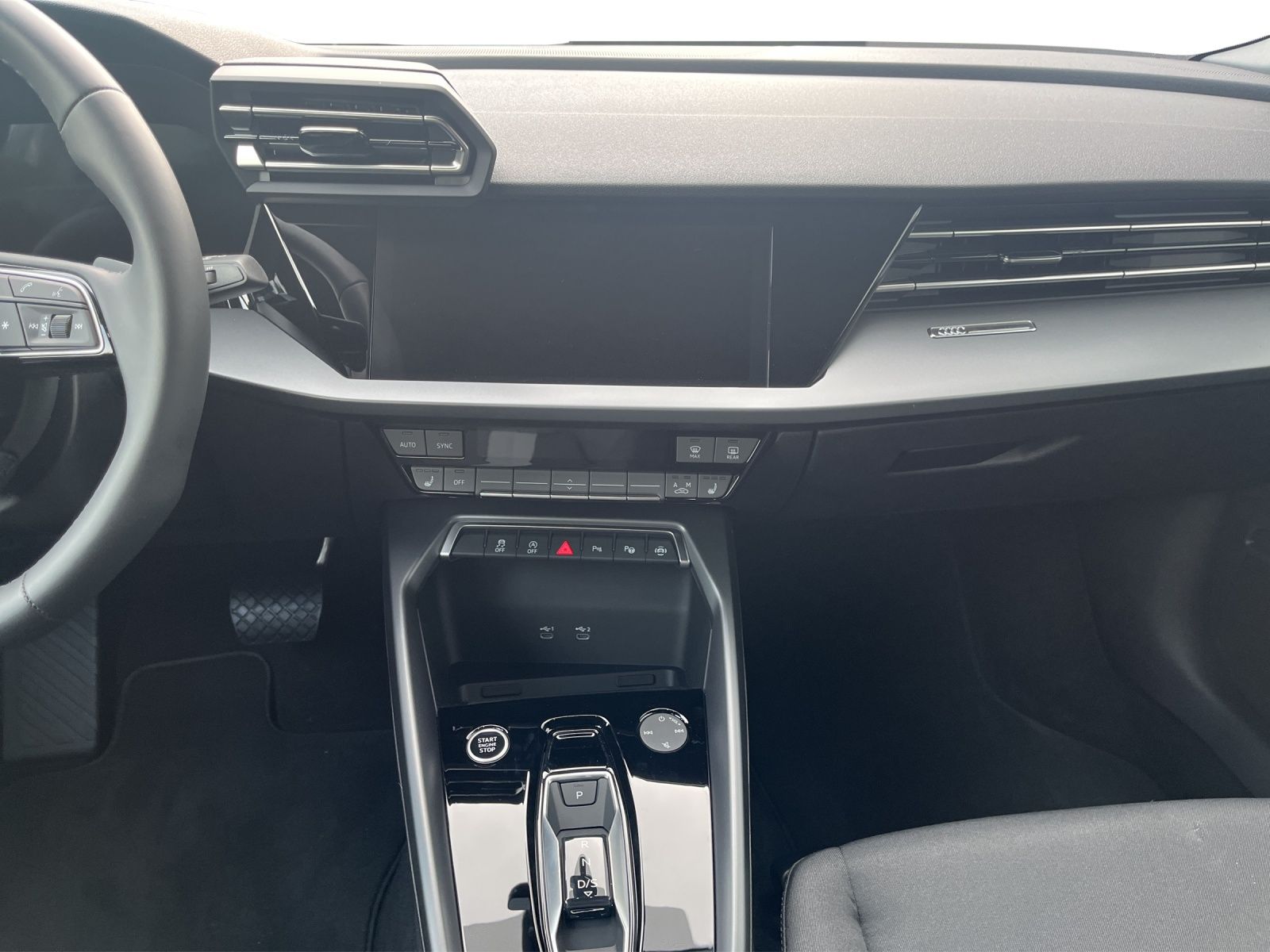 Audi A3 Limousine 30 TFSI advanced - Samsaru's Car Outlet