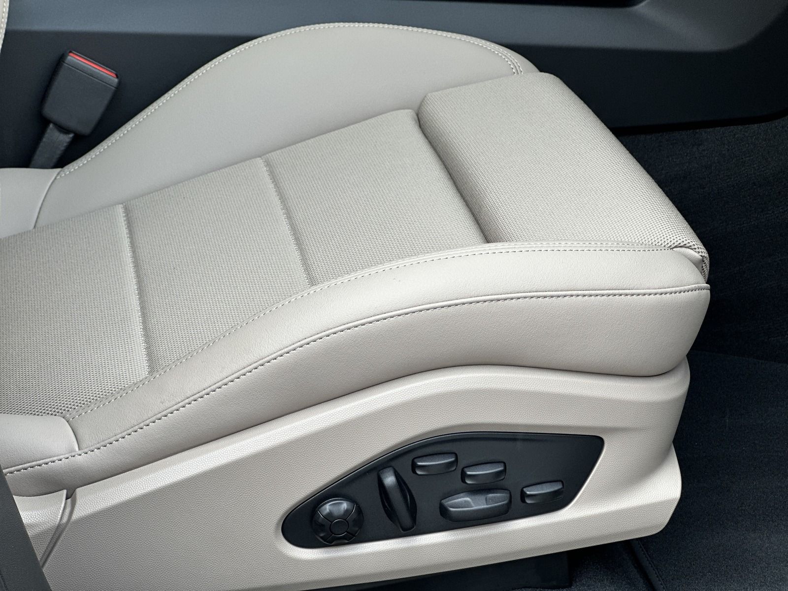 Porsche Macan 4 INNODRIVE - Samsaru's Car Outlet