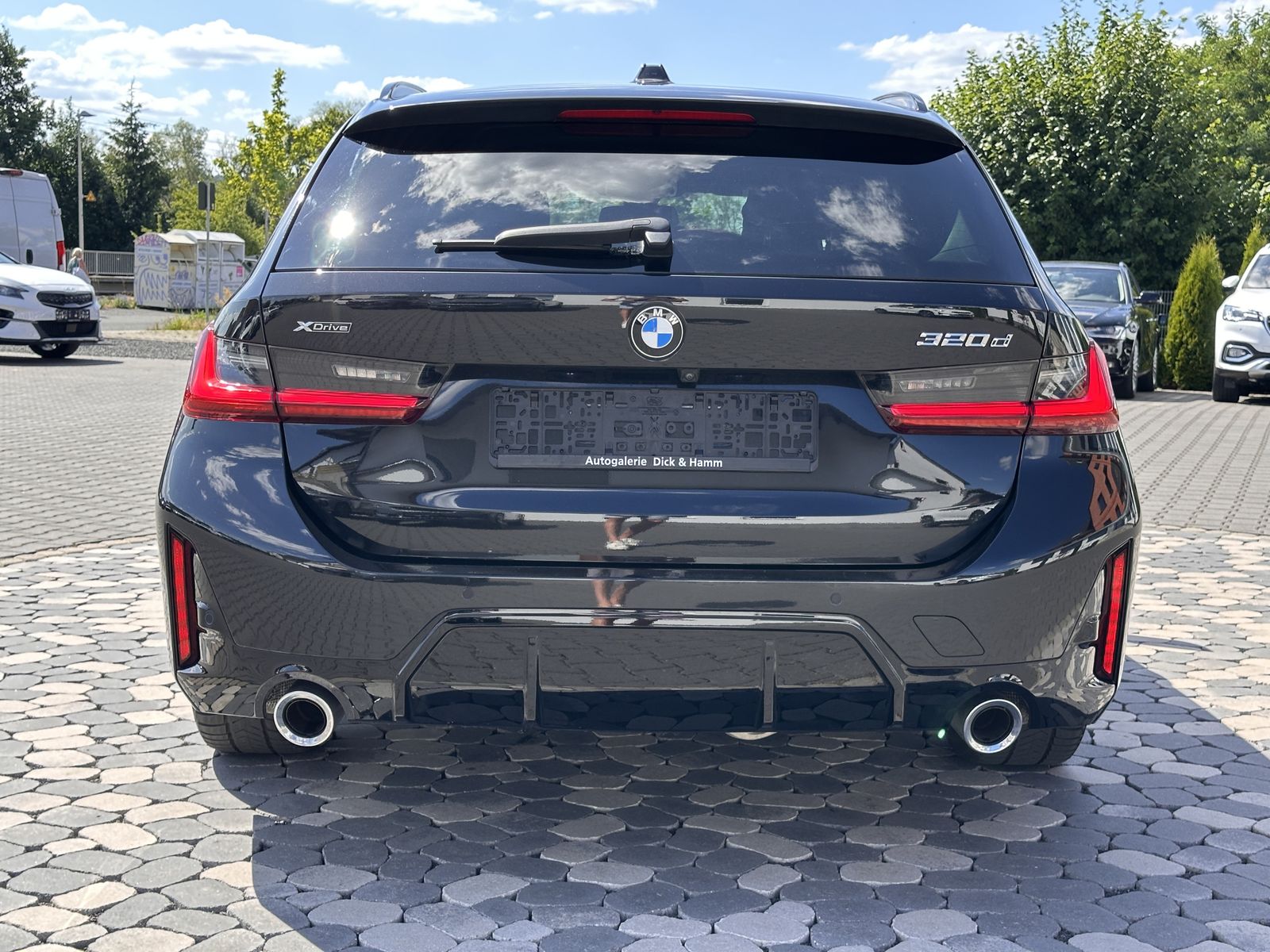BMW 320 d xDrive M Sport - Samsaru's Car Outlet