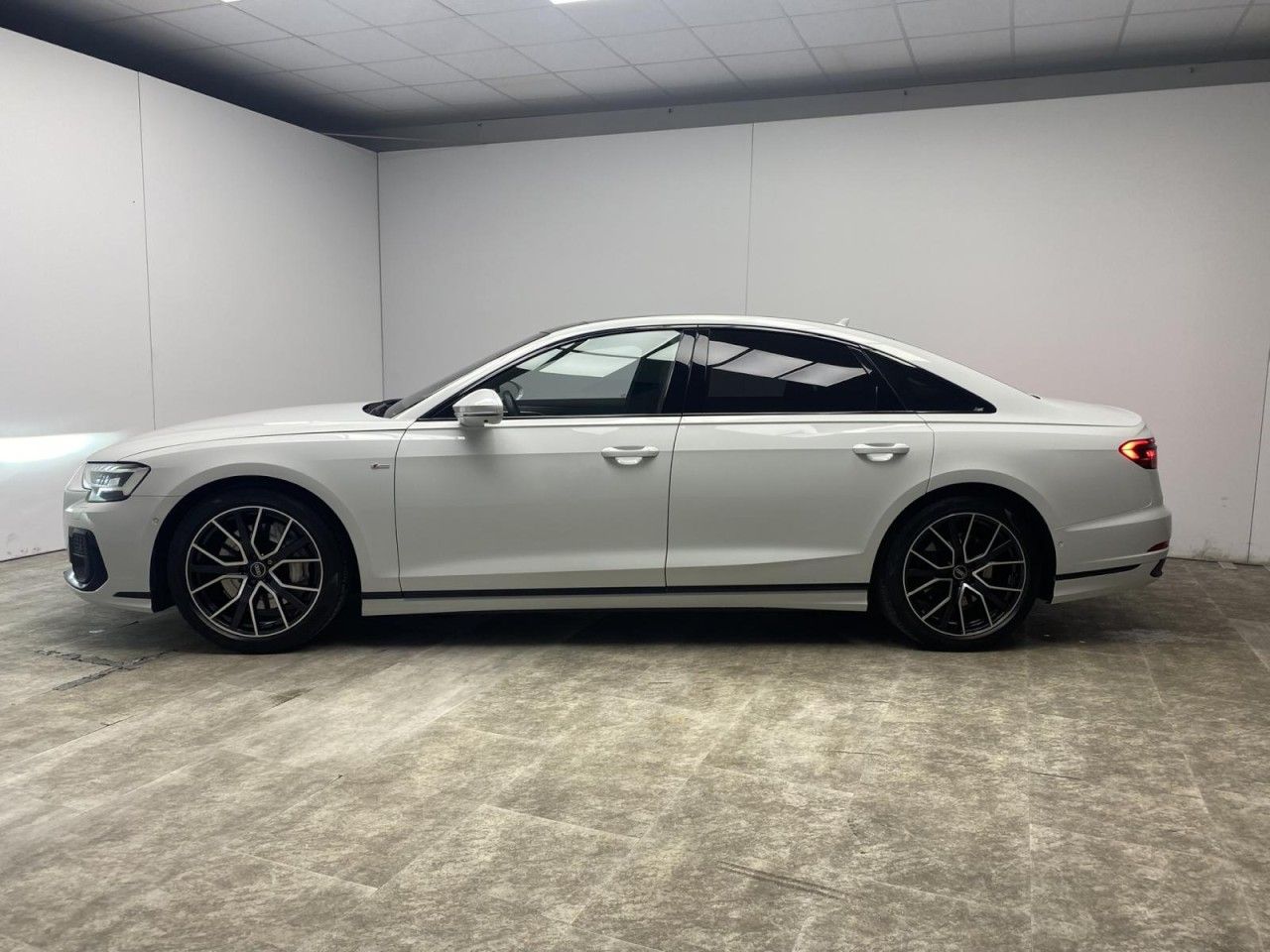 Audi A8 55 TFSI quattro S-Line Black - Samsaru's Car Outlet