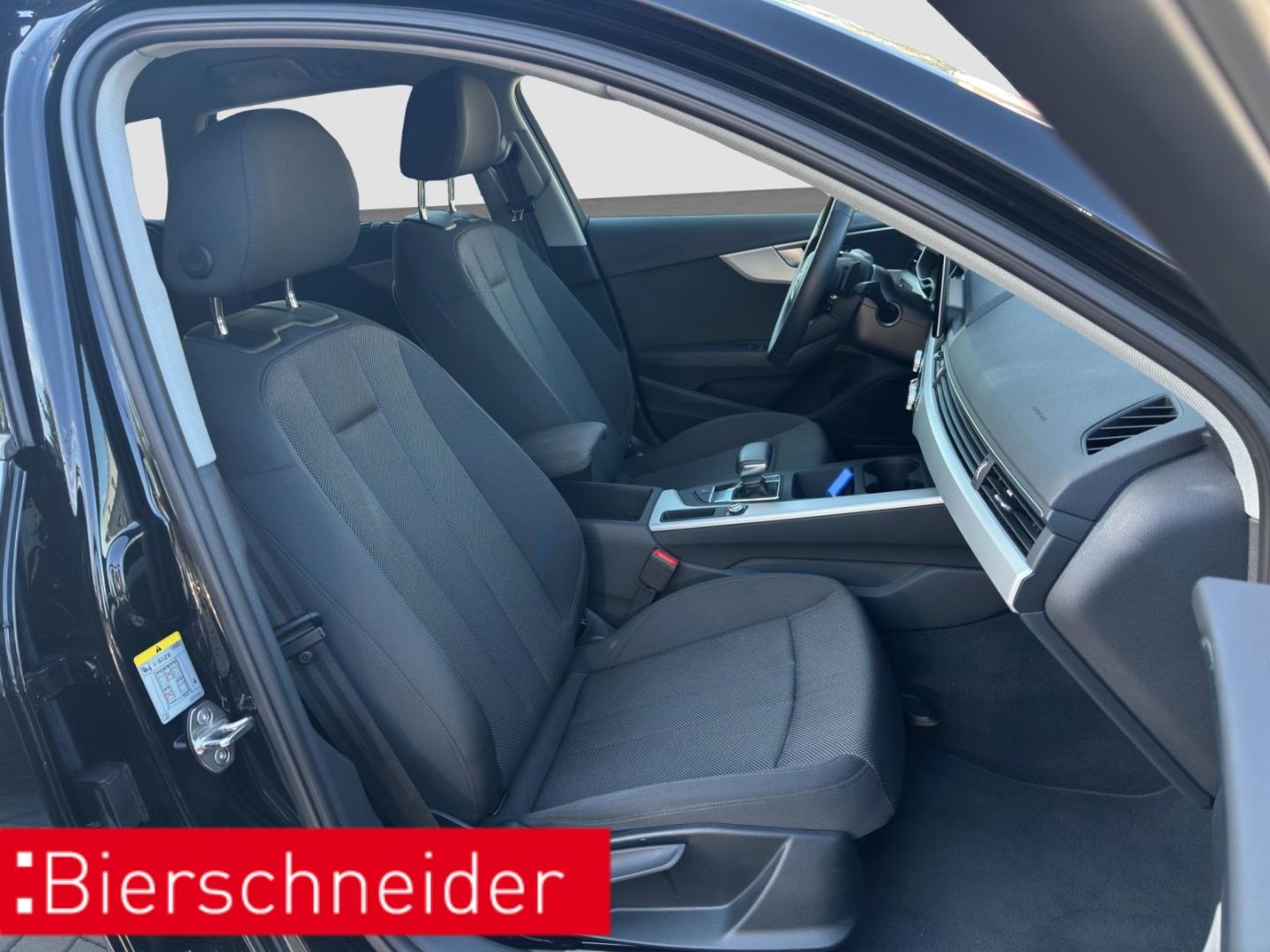 Audi A4 Avant 2.0 TFSI S tronic 35 advanced - Samsaru's Car Outlet