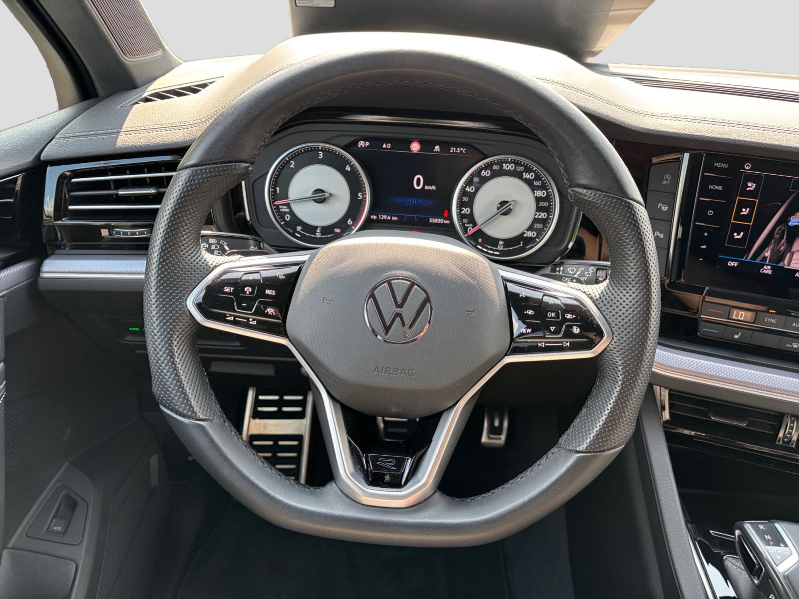 Volkswagen Touareg R-Line 4Mo - Samsaru's Car Outlet