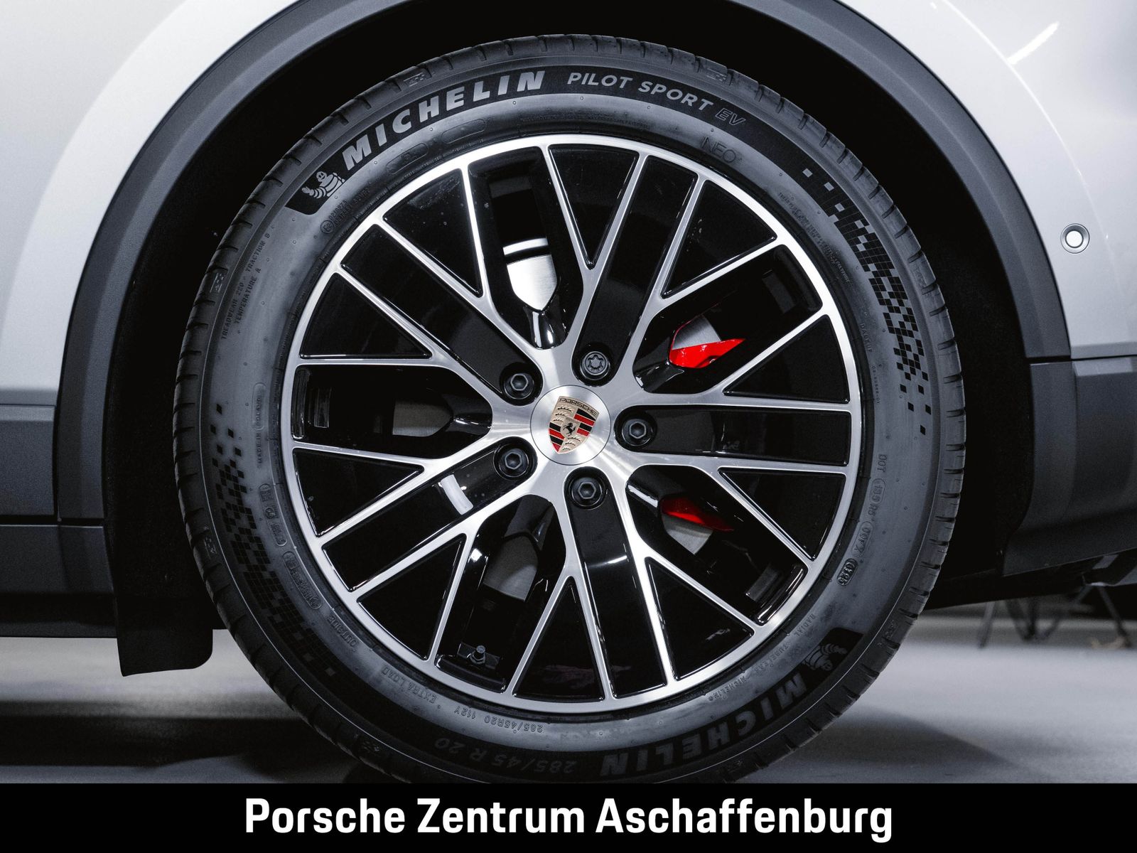 Porsche Macan 4S Electric Sport Chrono Panoramadach