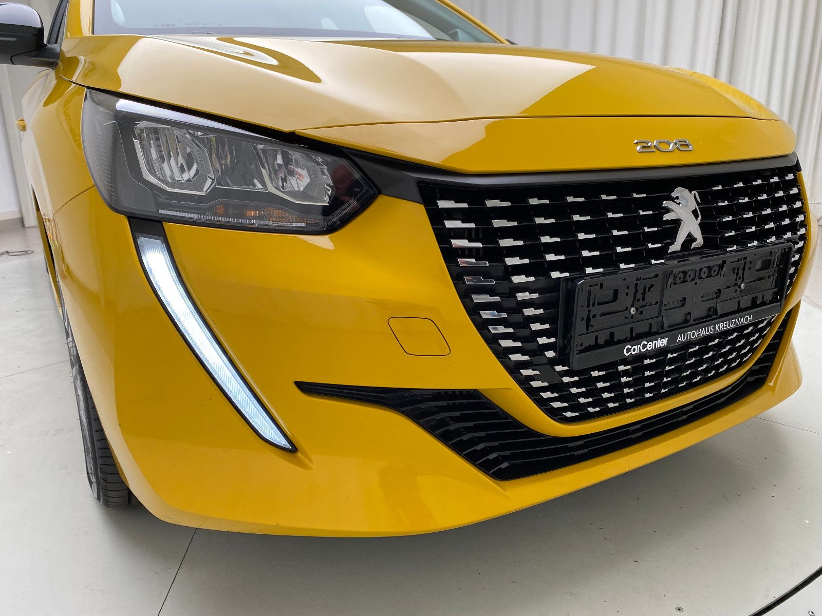 Peugeot 208 Active Pack 1.2 Automatik - Samsaru's Car Outlet