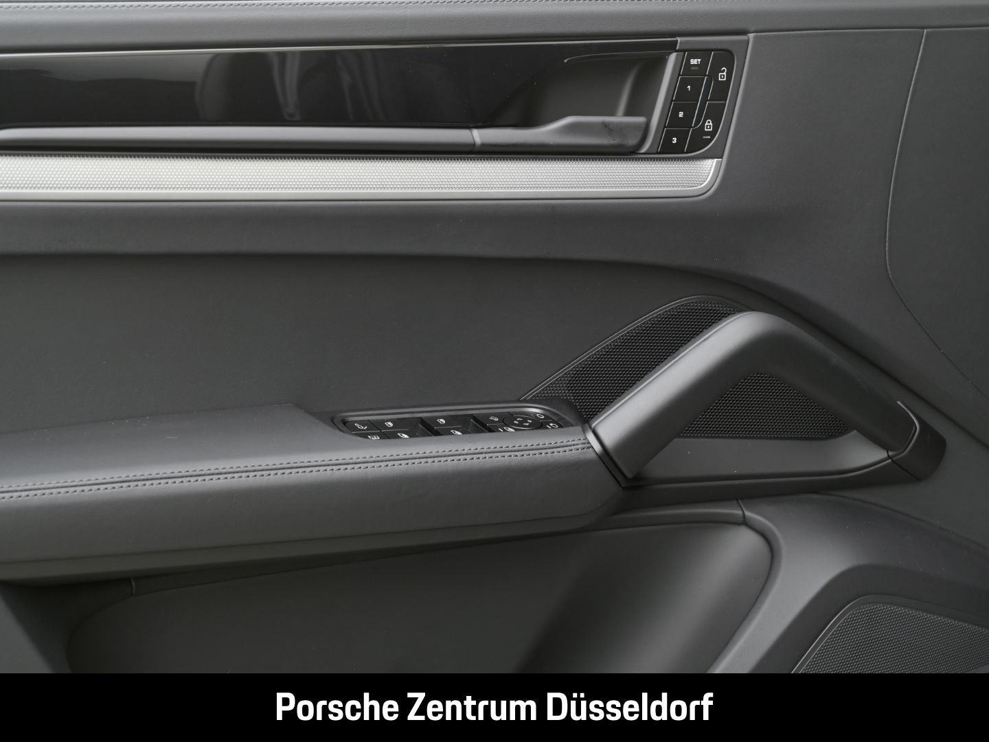 Porsche Cayenne E-Hybrid Surround-View InnoDrive Head-Up