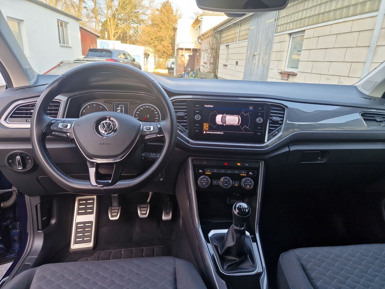 Volkswagen T-Roc IQ.DRIVE - Samsaru's Car Outlet