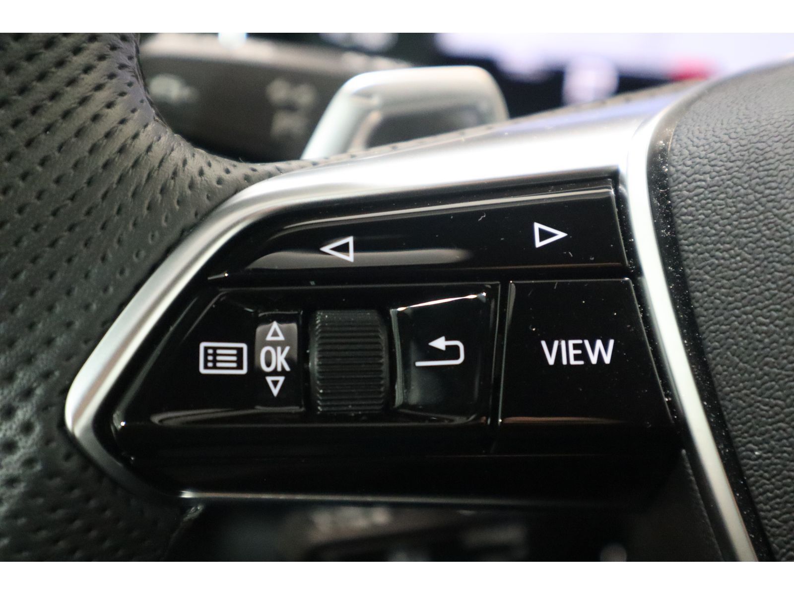 Audi RS6 Avant 4.0 TFSI quattro B&O*Matrix*R-Kamera *