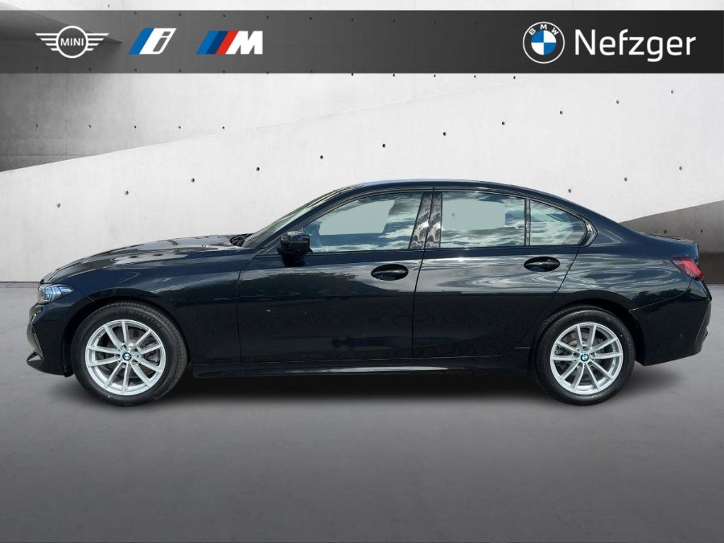 BMW 320 i xDrive Limousine LED RFK LED Ambiente