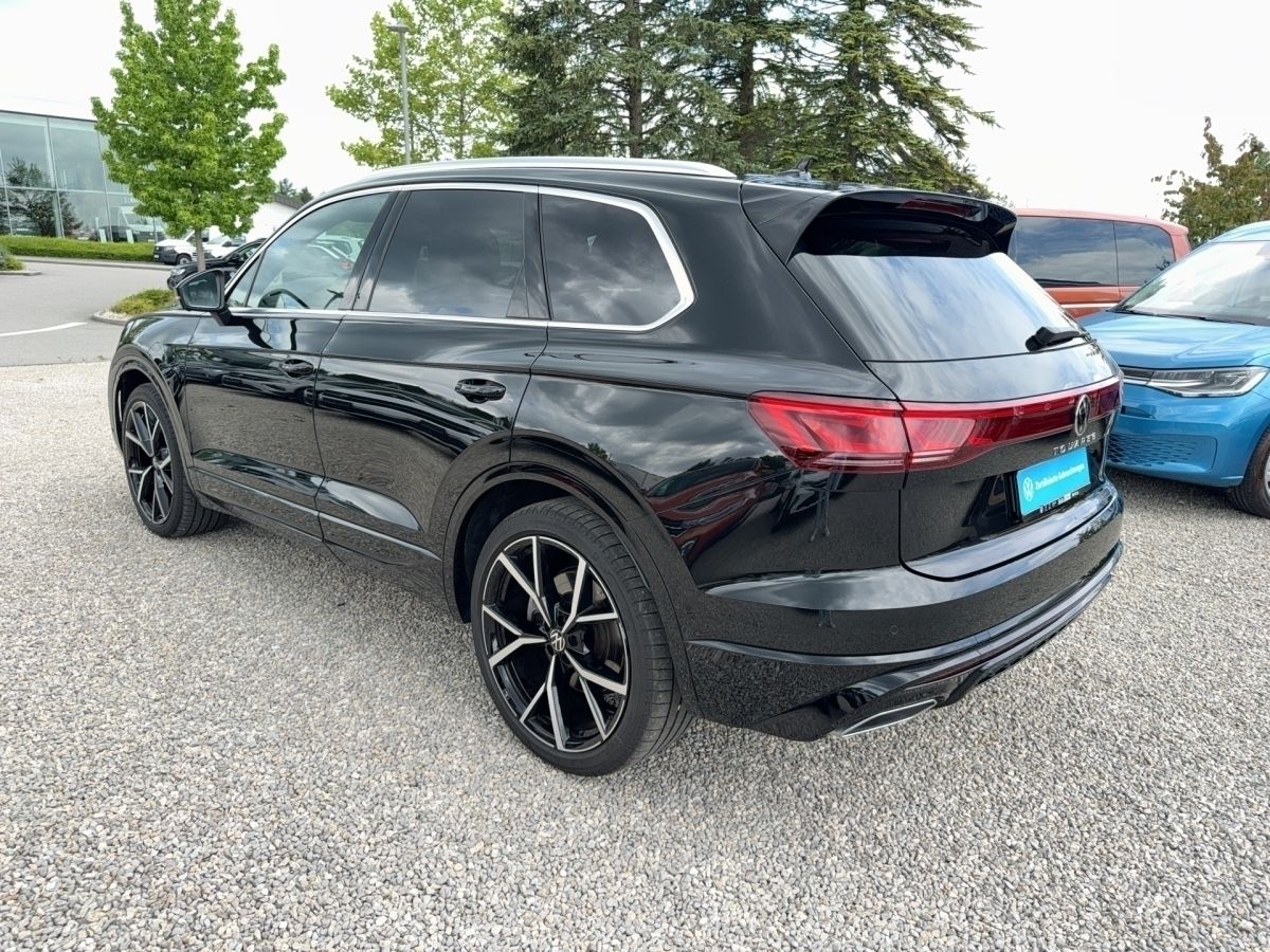 Volkswagen Touareg R-Line TSi - Samsaru's Car Outlet