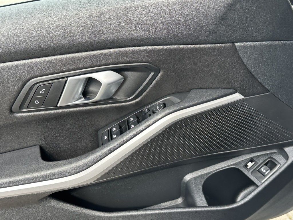 BMW 330 e Touring Aut Advantage - Samsaru's Car Outlet