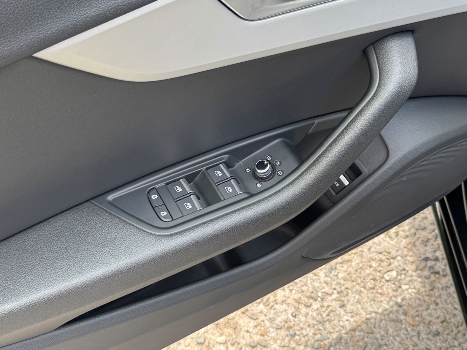 Audi A4 Avant 35 TFSI advanced - Samsaru's Car Outlet