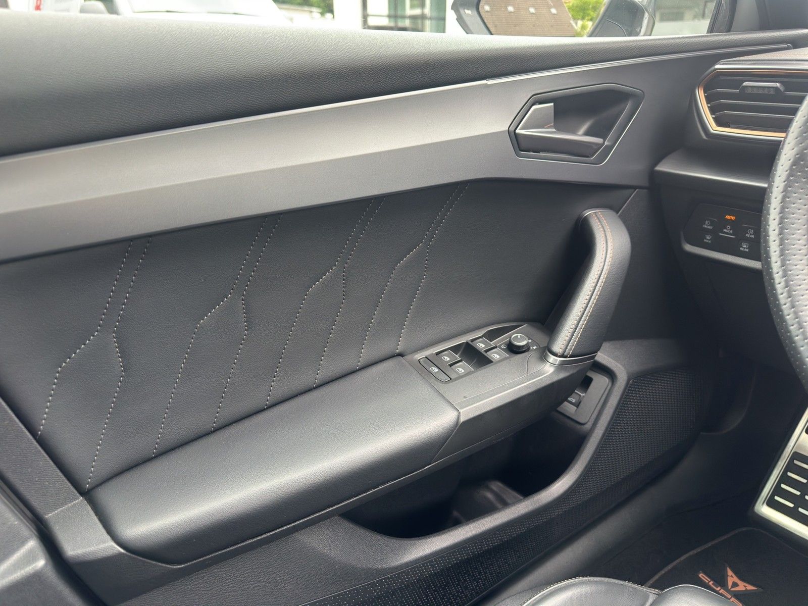 Cupra Leon SP 2.0 TSI VZ 4Drive - Samsaru's Car Outlet