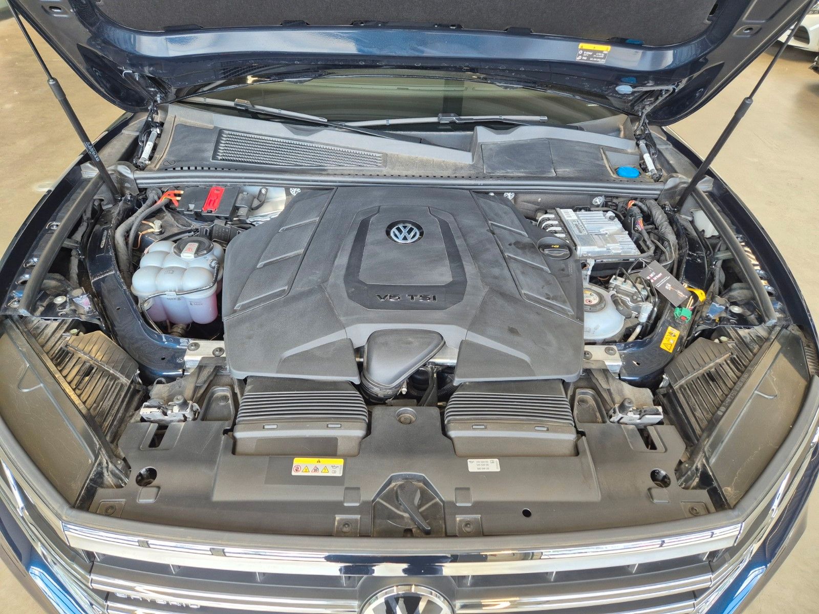 Volkswagen TOUAREG 3.0TSI ELEGANCE 4M eHYBRID - Samsaru's Car Outlet
