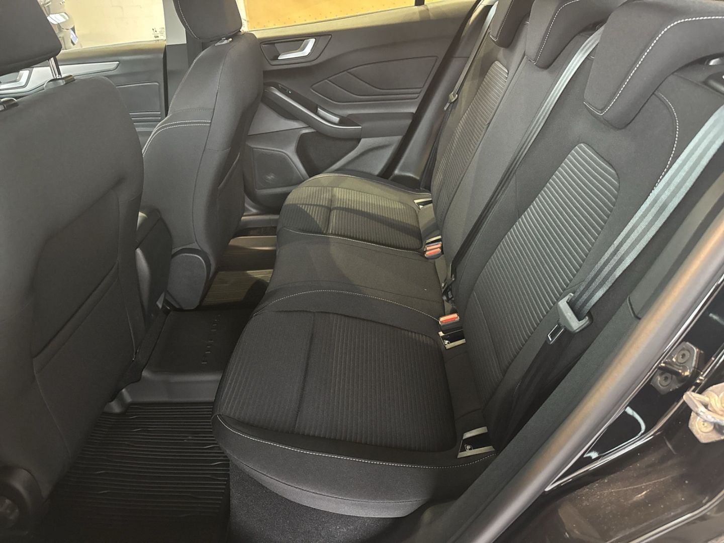 Ford Focus Titanium 1.0 EcoBoost MHEV +LED+ACC+TWA+SZ