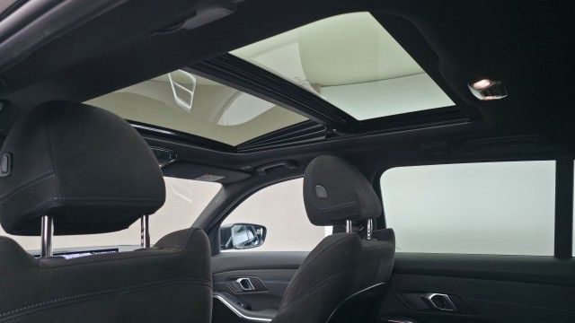 BMW 318i Touring M Sport AHK Panorama !Facelift!