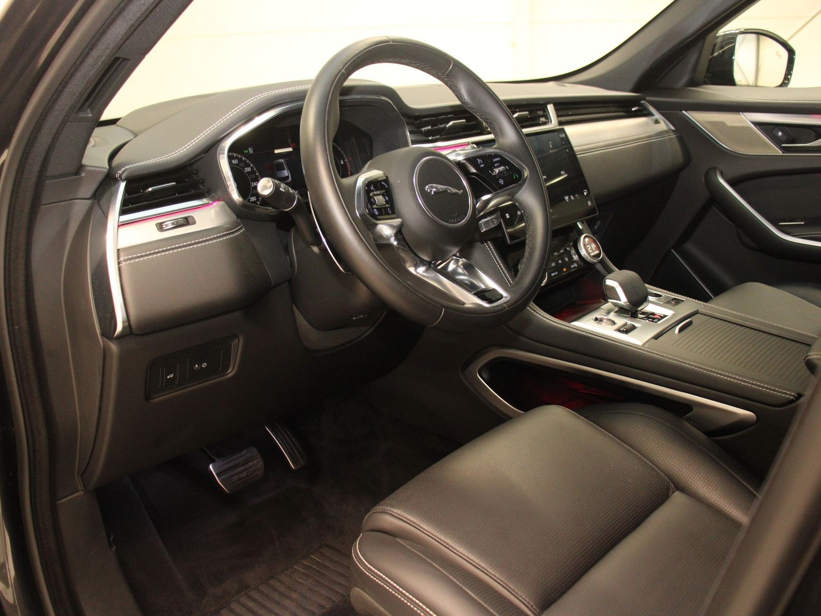 Jaguar F-Pace D300 AWD R-Dynamic SE inkl. Winterkomplet