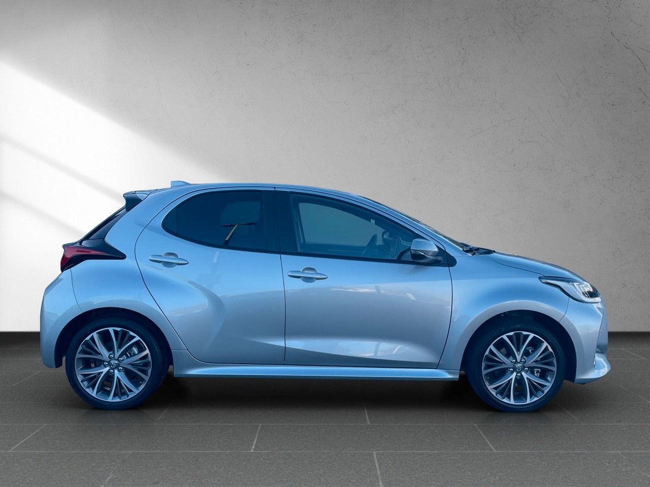 Toyota Yaris 1.5 Hybrid Style *2xPDC*ACC*BLIS*LED*NAV*