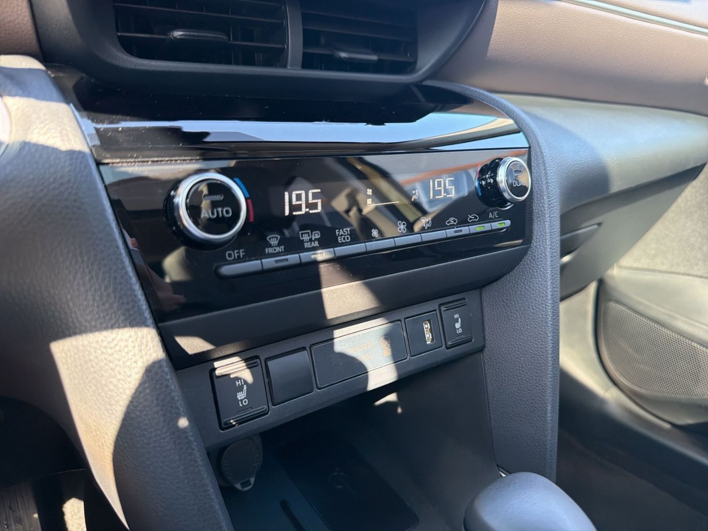Toyota Yaris Cross 1,5l Hybrid Elegant+360 Kamera+LED+A