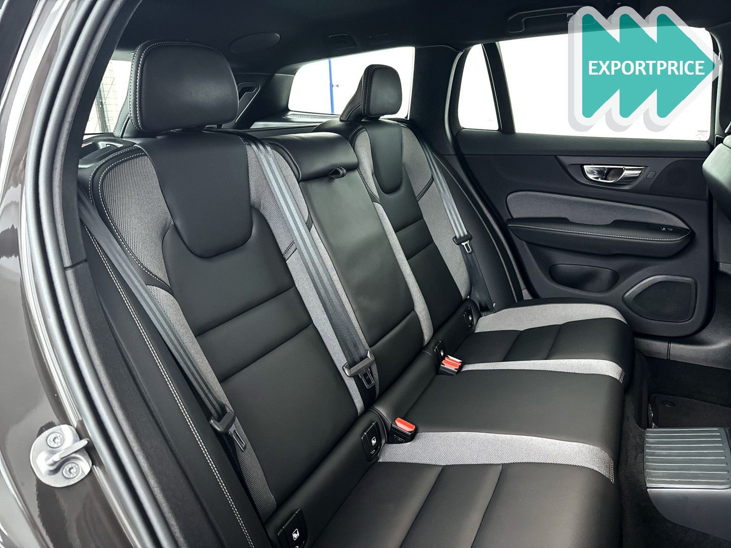 Volvo V60 T6 Plug-in hybrid AWD Plus Dark | 360° kamer