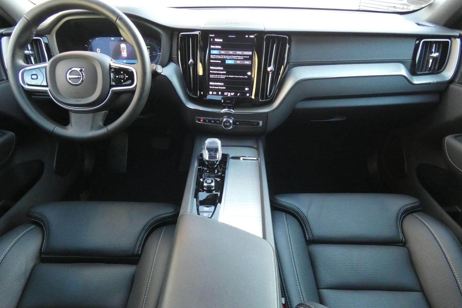 Volvo XC60 Ultra Black Edition Recharge Plug-In Hybrid