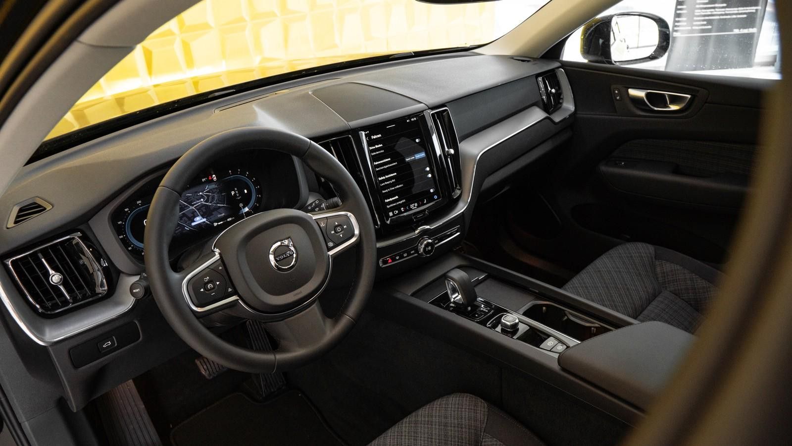 Volvo XC 60 - Samsaru's Car Outlet
