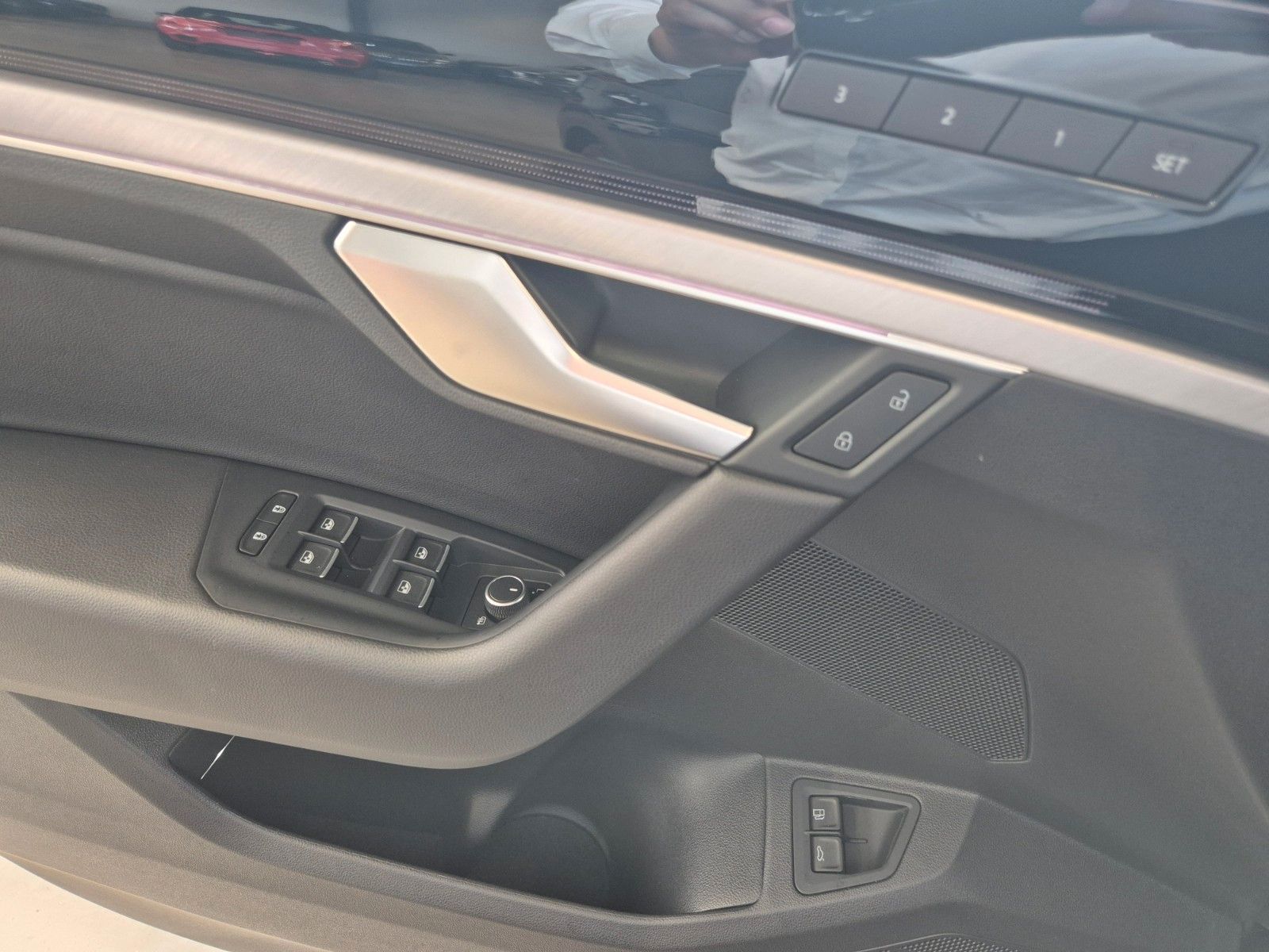 Volkswagen TOUAREG 3.0TSI ELEGANCE 4M eHYBRID - Samsaru's Car Outlet