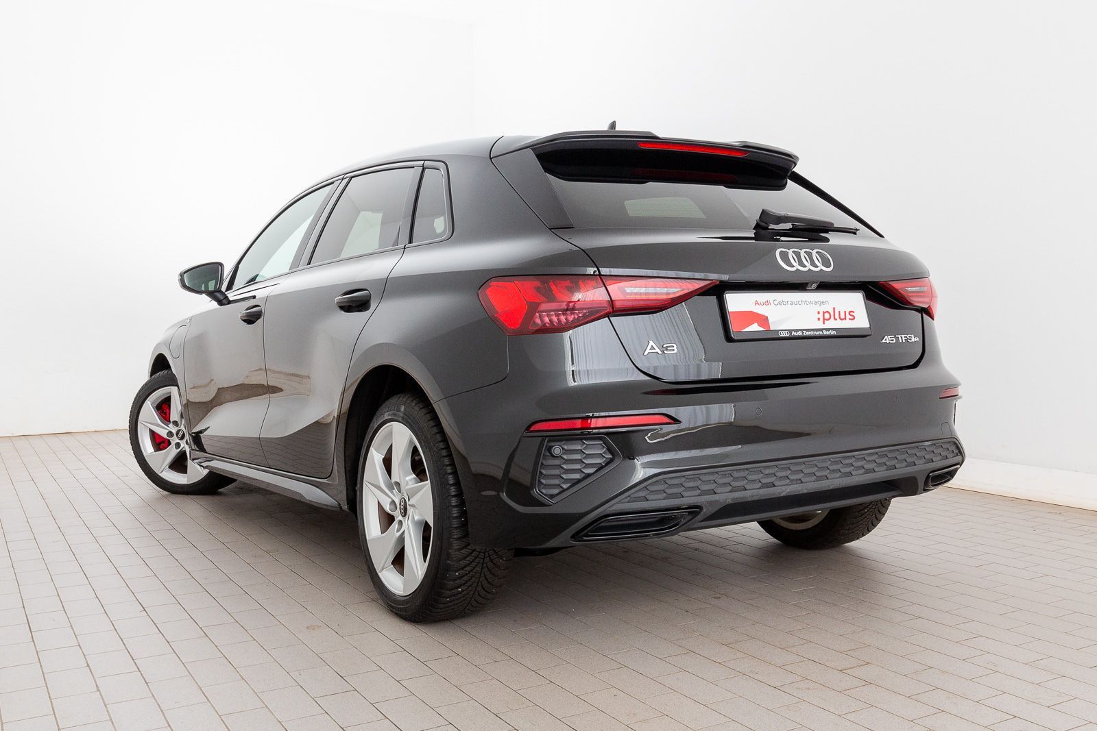 Audi A3 Sportback TFSI e S line - Samsaru's Car Outlet