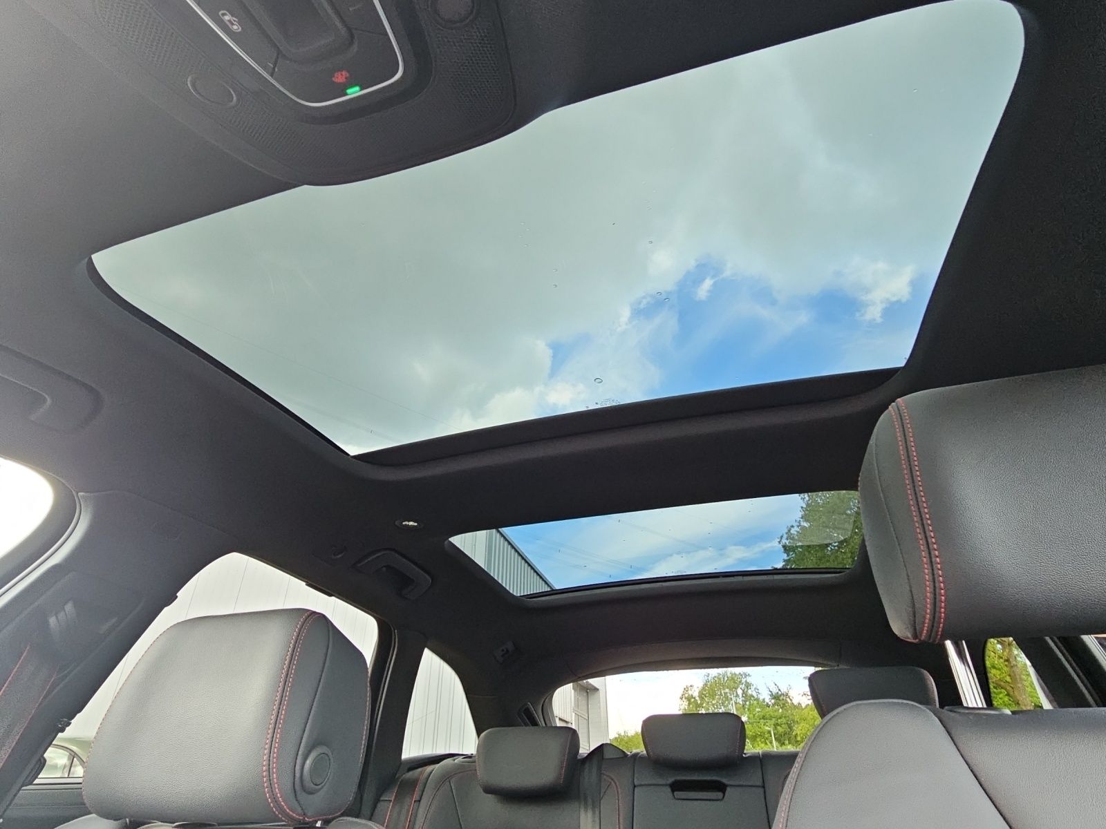 Audi A6 Avant TFSI 55 e quattro S tronic S line  Head