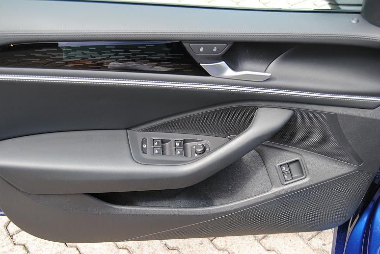 Volkswagen Passat 1.5 eHybrid DSG Elega.AHK.Navi-Max.HUD