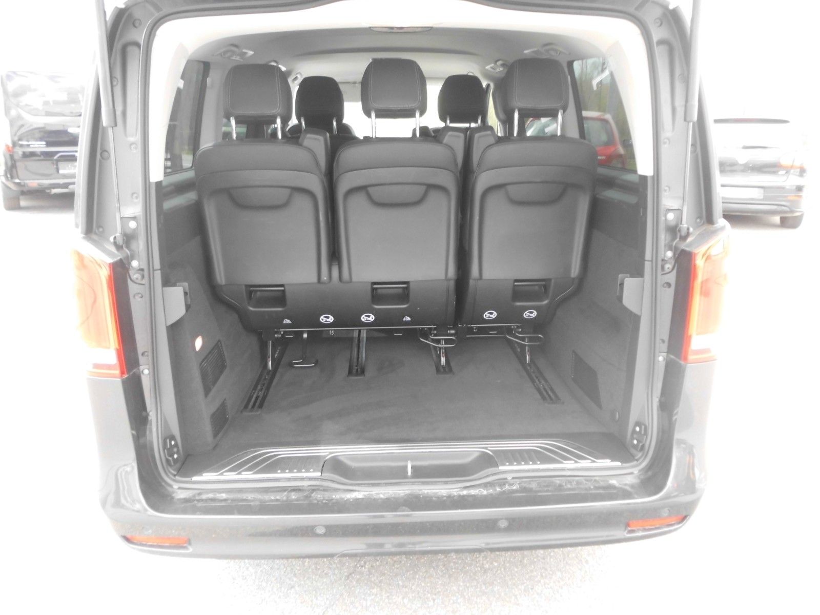 Mercedes-Benz V 220 d AVANTGARDE - Samsaru's Car Outlet