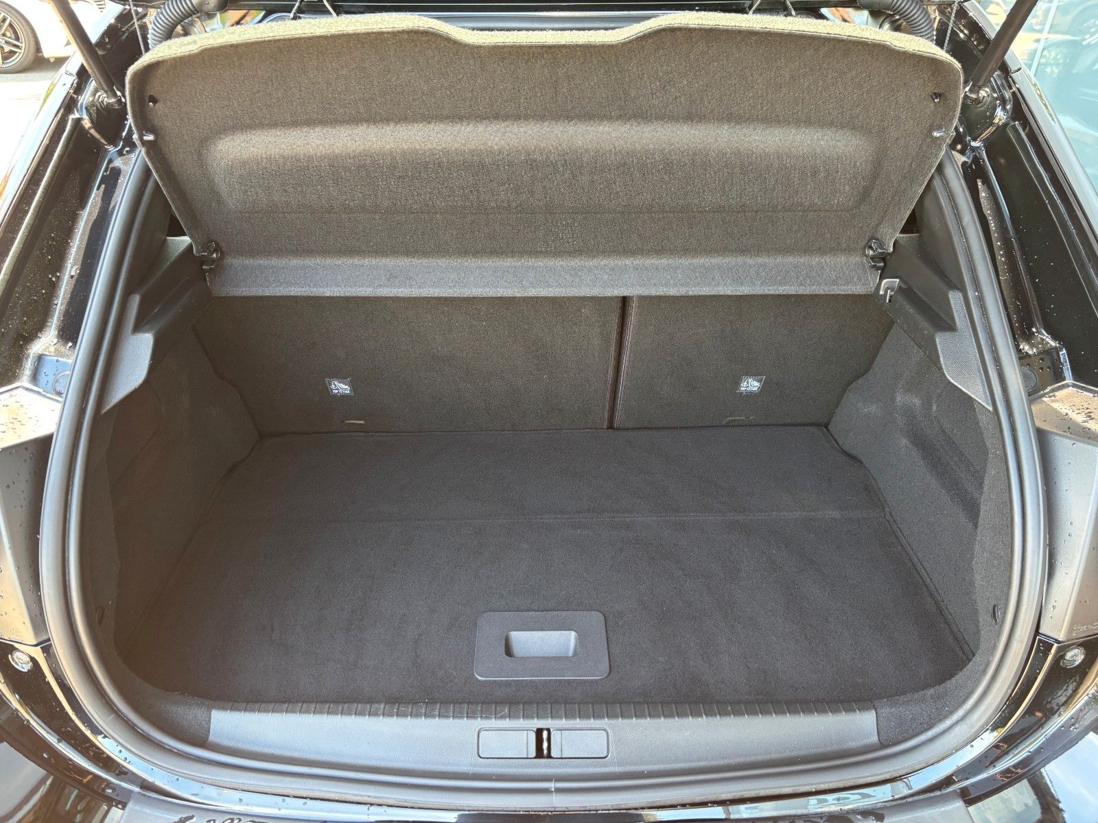 Opel Corsa-e F GS Line - Samsaru's Car Outlet