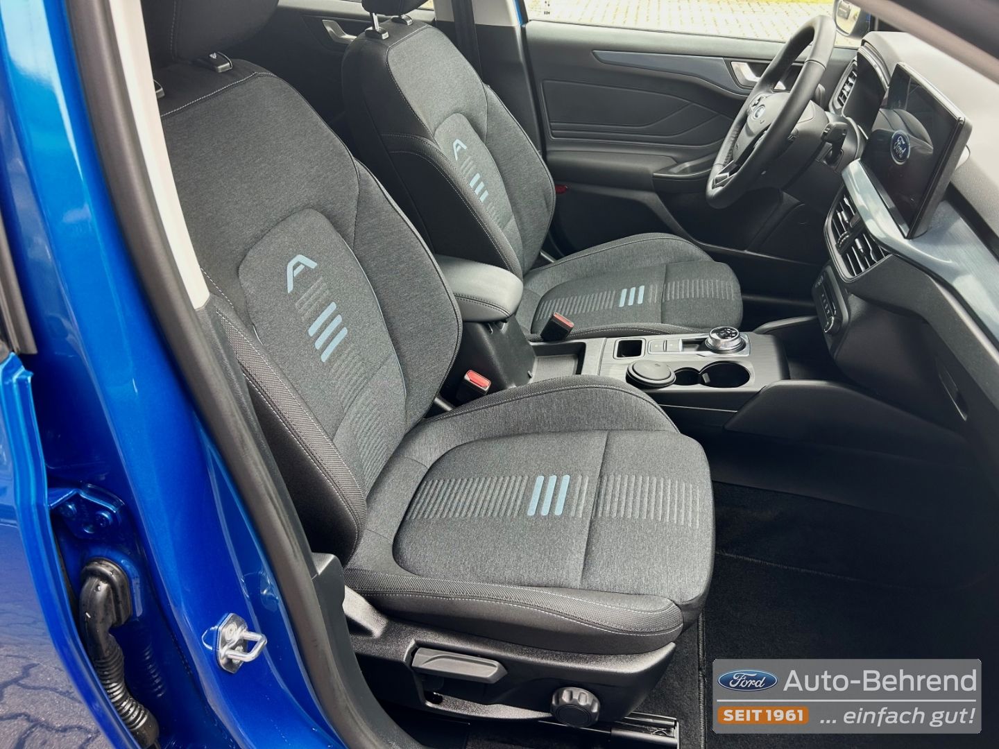Ford Focus Turnier Active Automatik Ganzjahresreifen