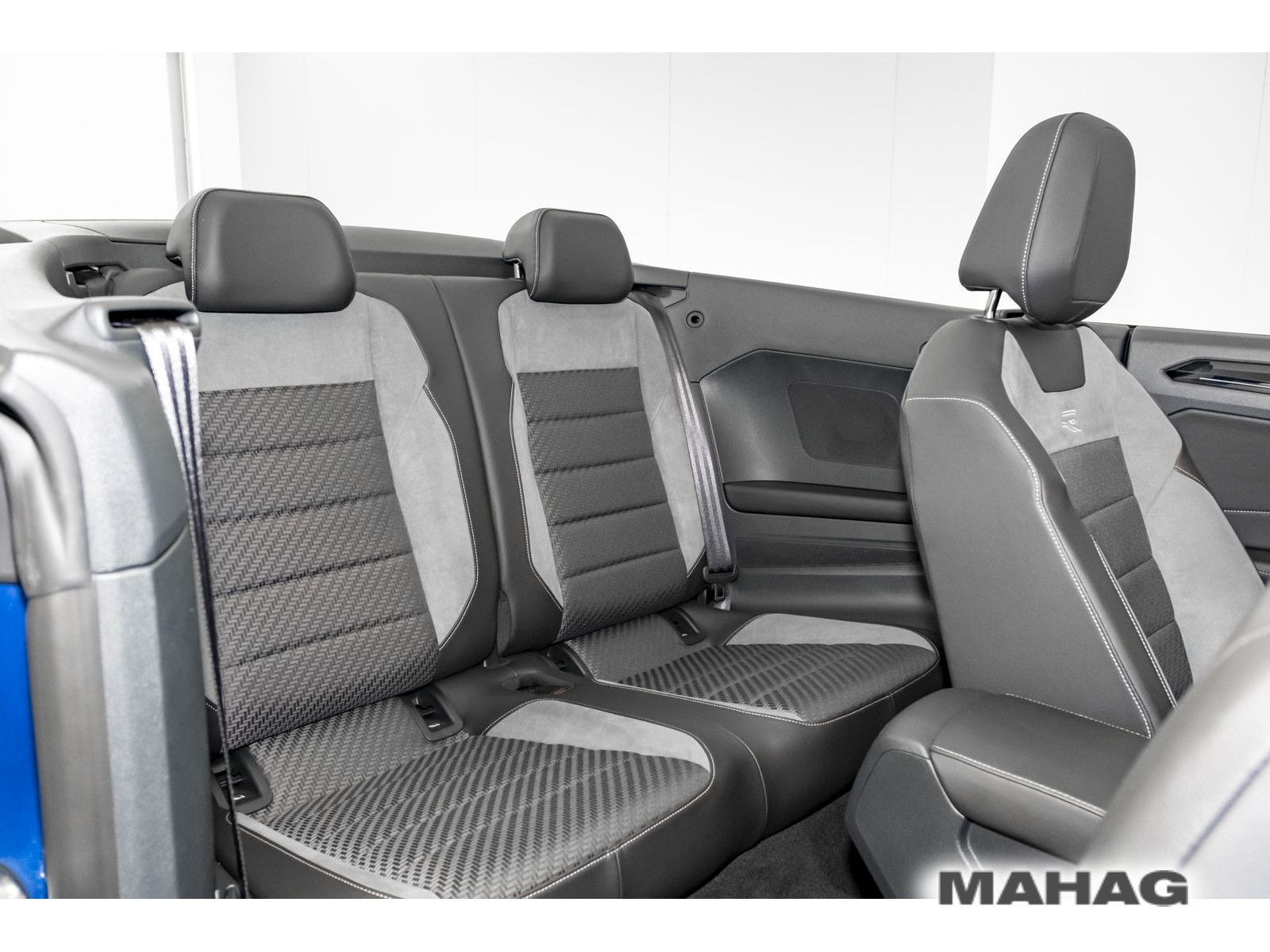 Volkswagen T-Roc R-Line - Samsaru's Car Outlet