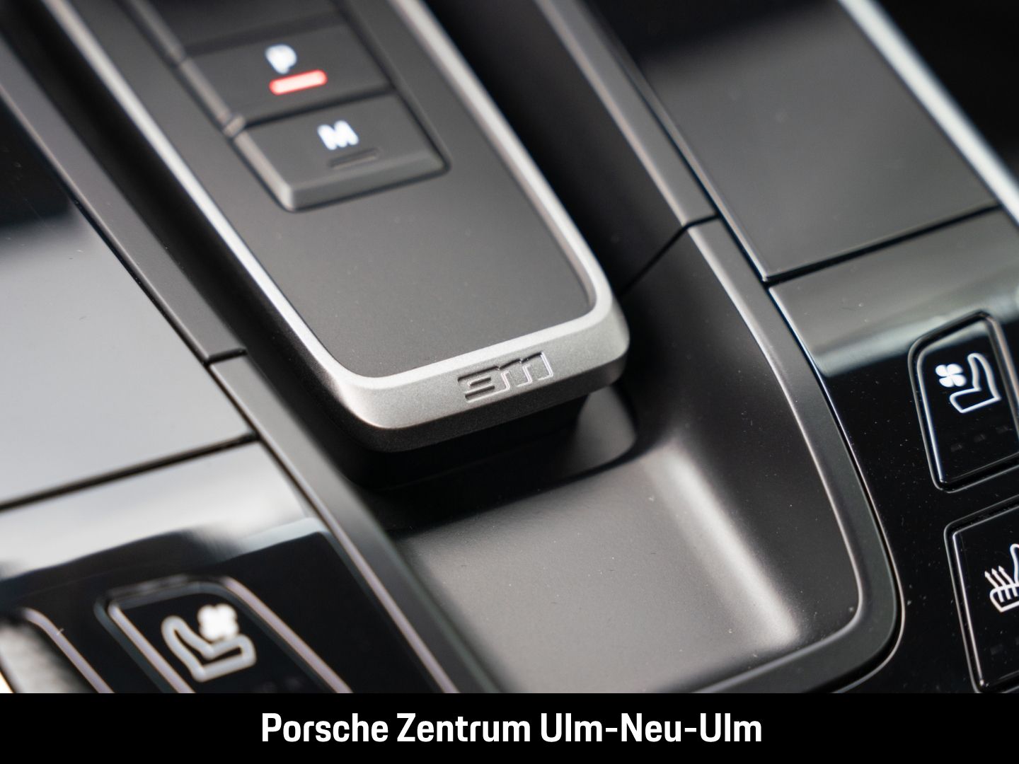 Porsche 992 911 Turbo S Pythongrün Sportabgasanlage LED
