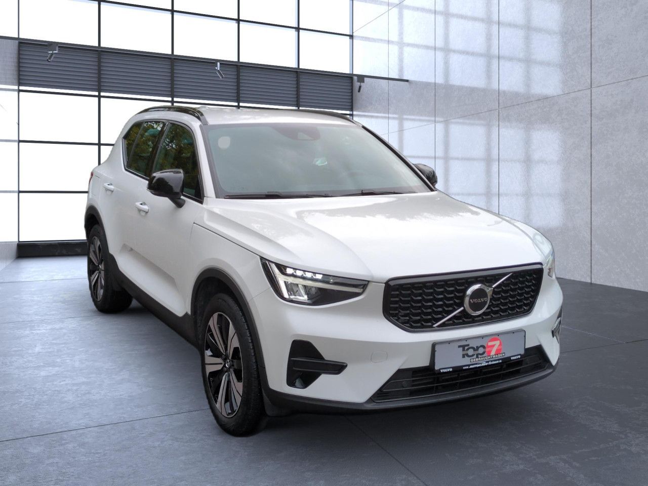 Volvo XC40 T4 Recharge R-Design Plug-In Hybrid 2WD LED