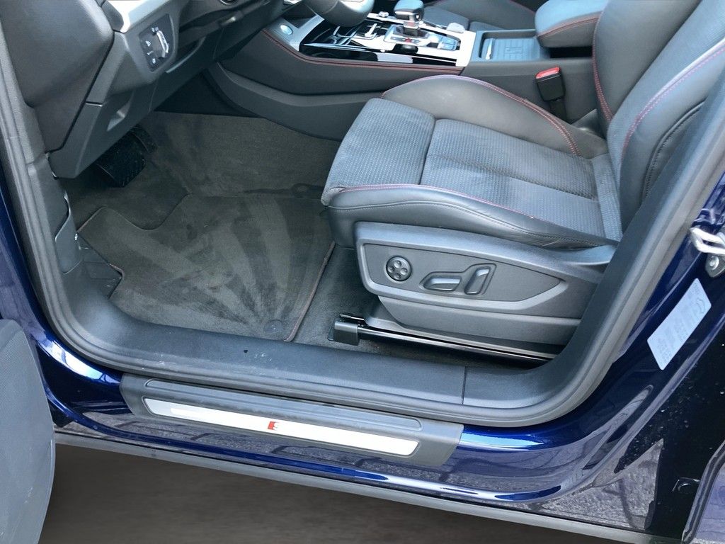 Audi Q5 55 TFSIe quattro S tronic S line - Samsaru's Car Outlet