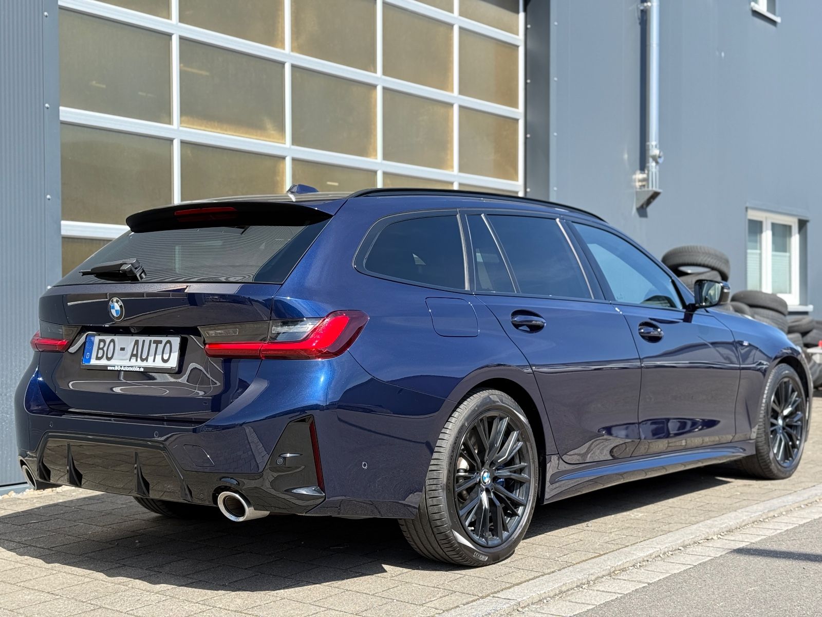 BMW 320 d xDrive M-SPORT - Samsaru's Car Outlet