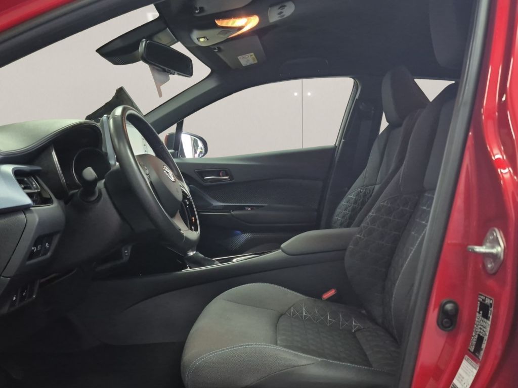 Toyota C-HR 2.0 Hybrid Team Deutschland