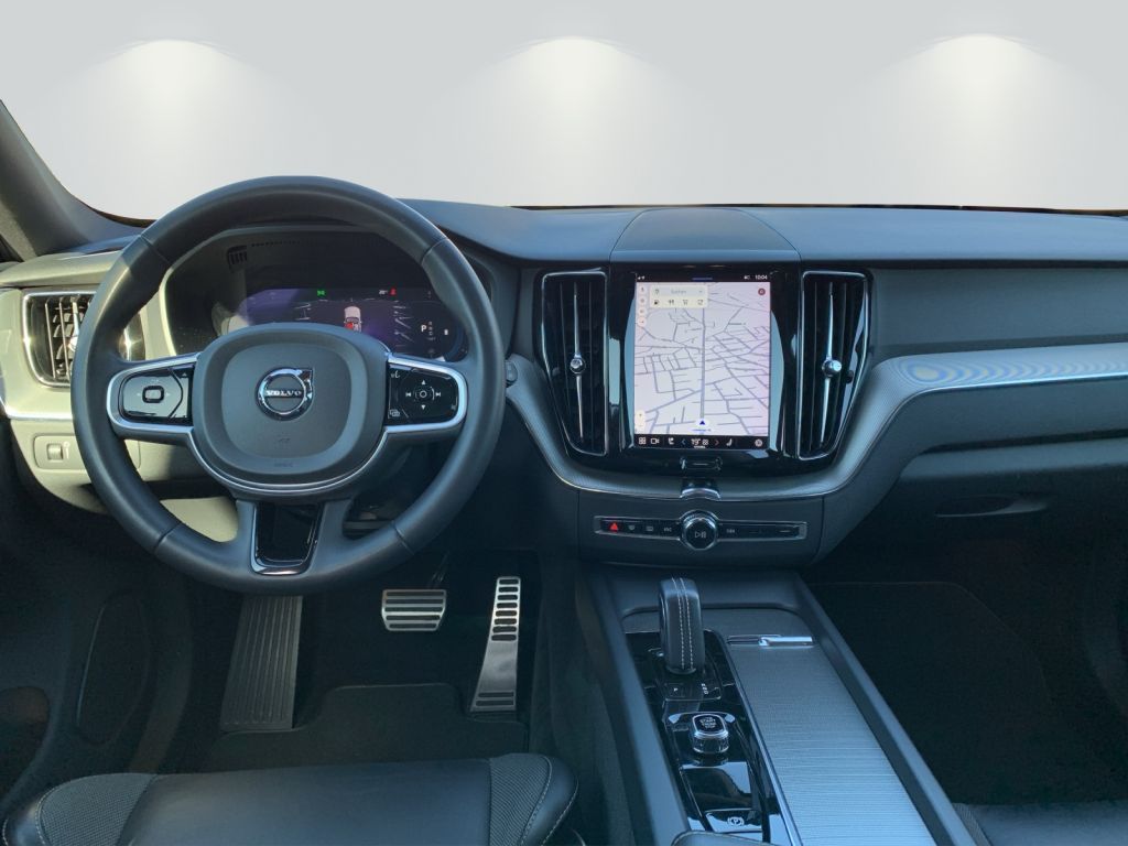 Volvo XC60 B4 D AWD Plus Dark,PANO,AHK,LED