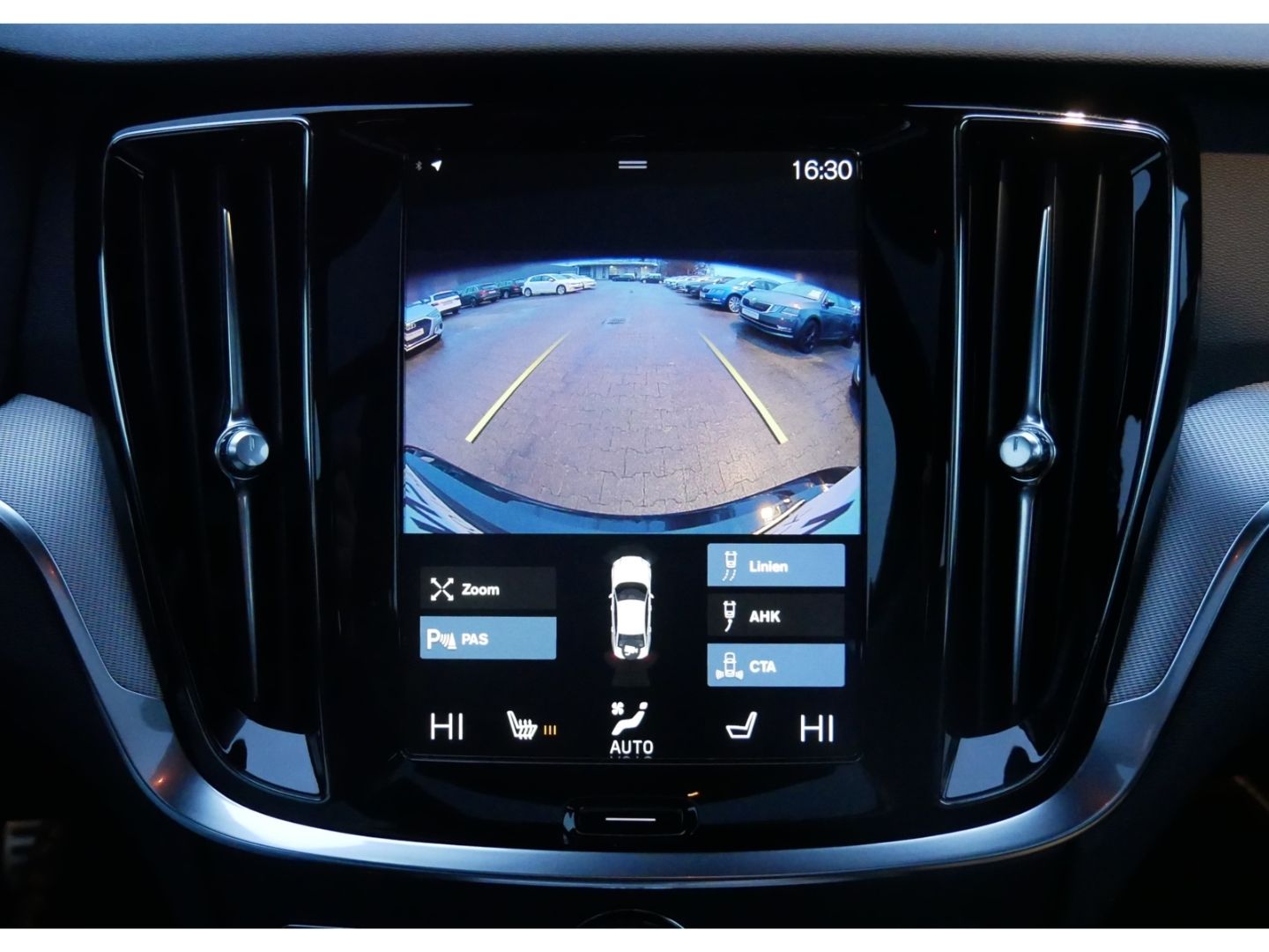 Volvo S60 R Design T5 Panor+LED+Navi+Kamera+Leder+19''