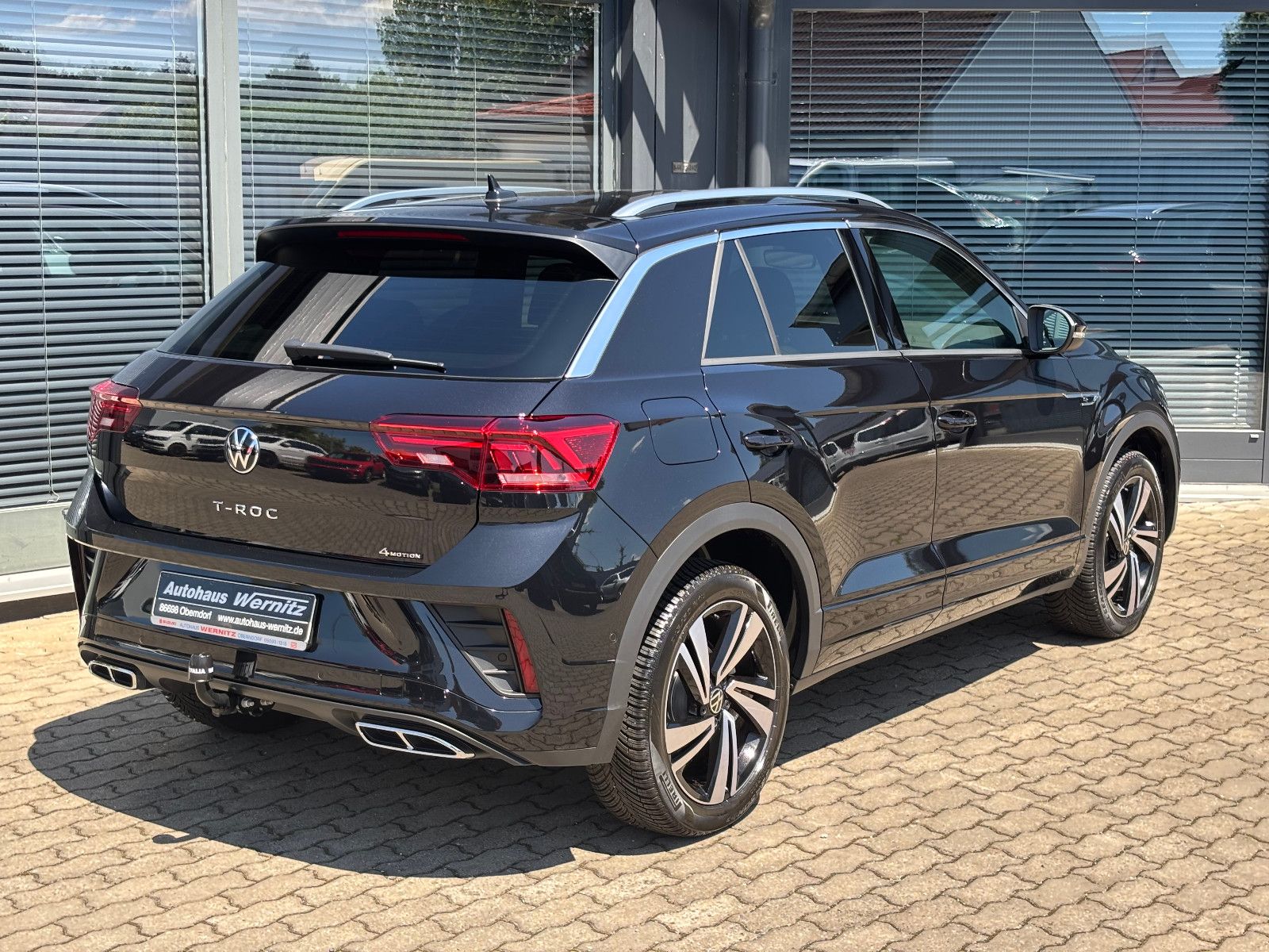 Volkswagen T-Roc 2.0 TSI 4MOTION R-Line - Samsaru's Car Outlet