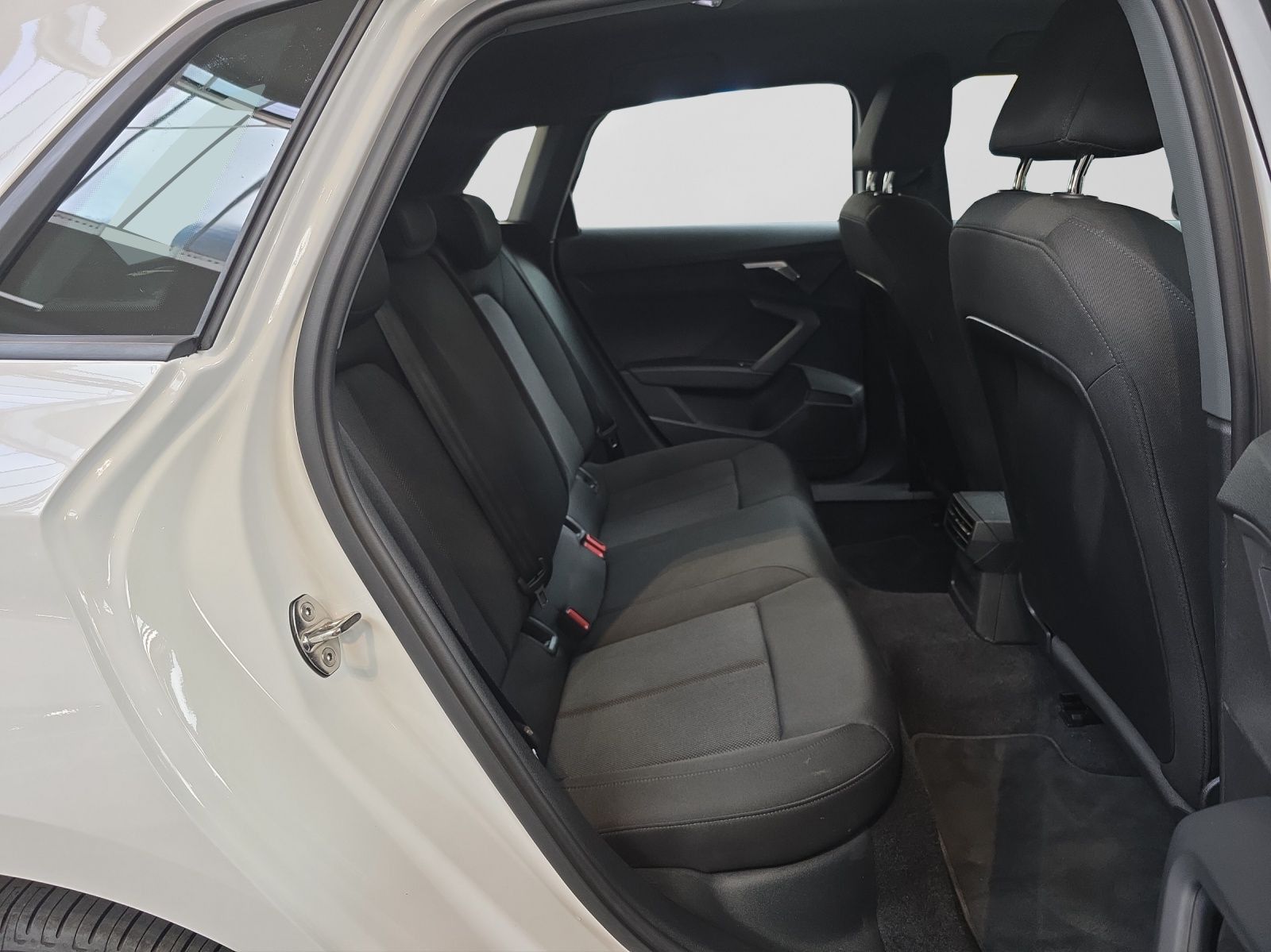 Audi A3 Sportback 40 TFSI e SITZHZG LM16 DAB