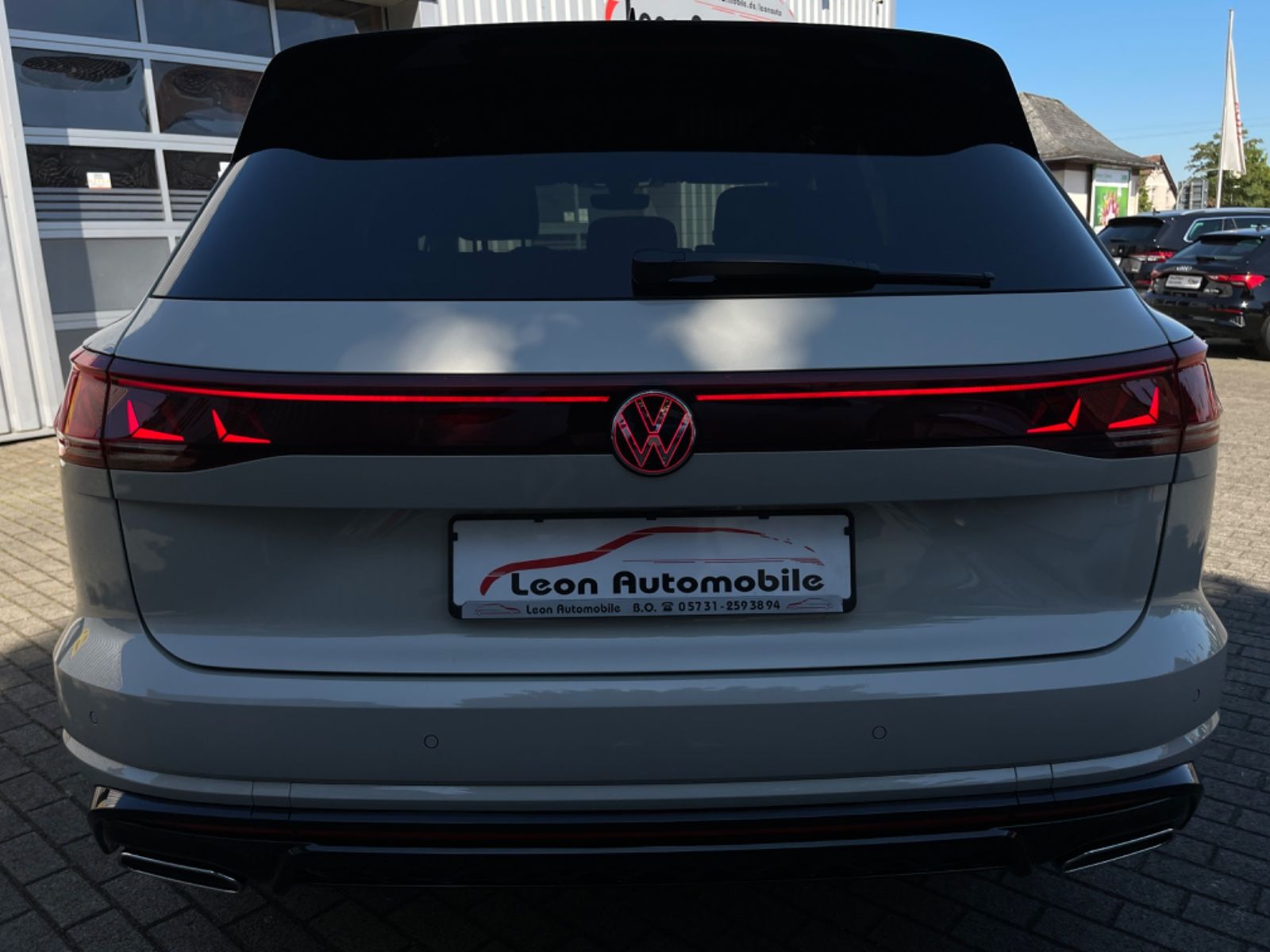 Volkswagen Touareg 3.0TDI R-Line Massage AHK Nachtsicht 360