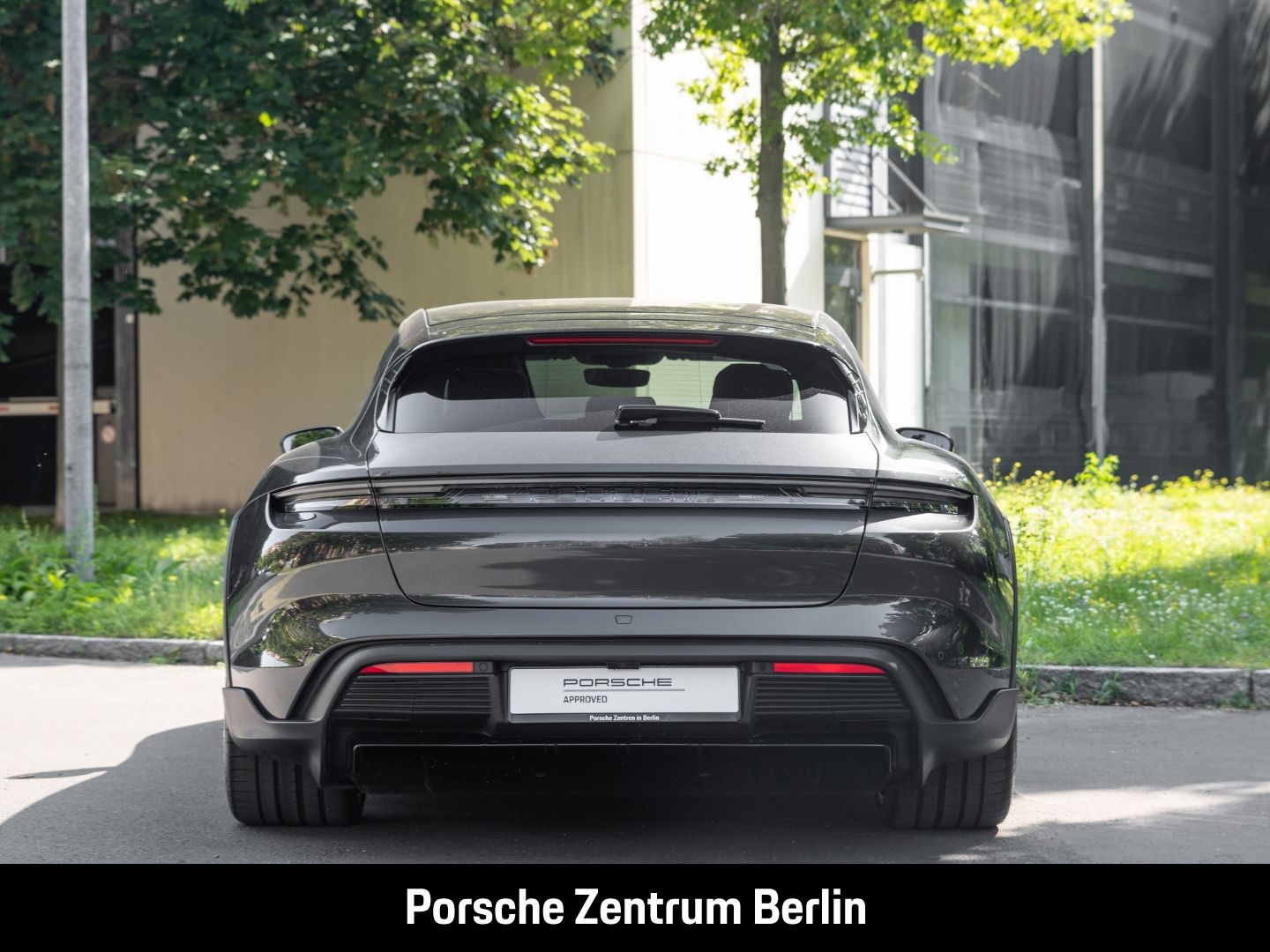 Porsche Taycan 4 Cross Turismo HD-Matrix Offroad Paket